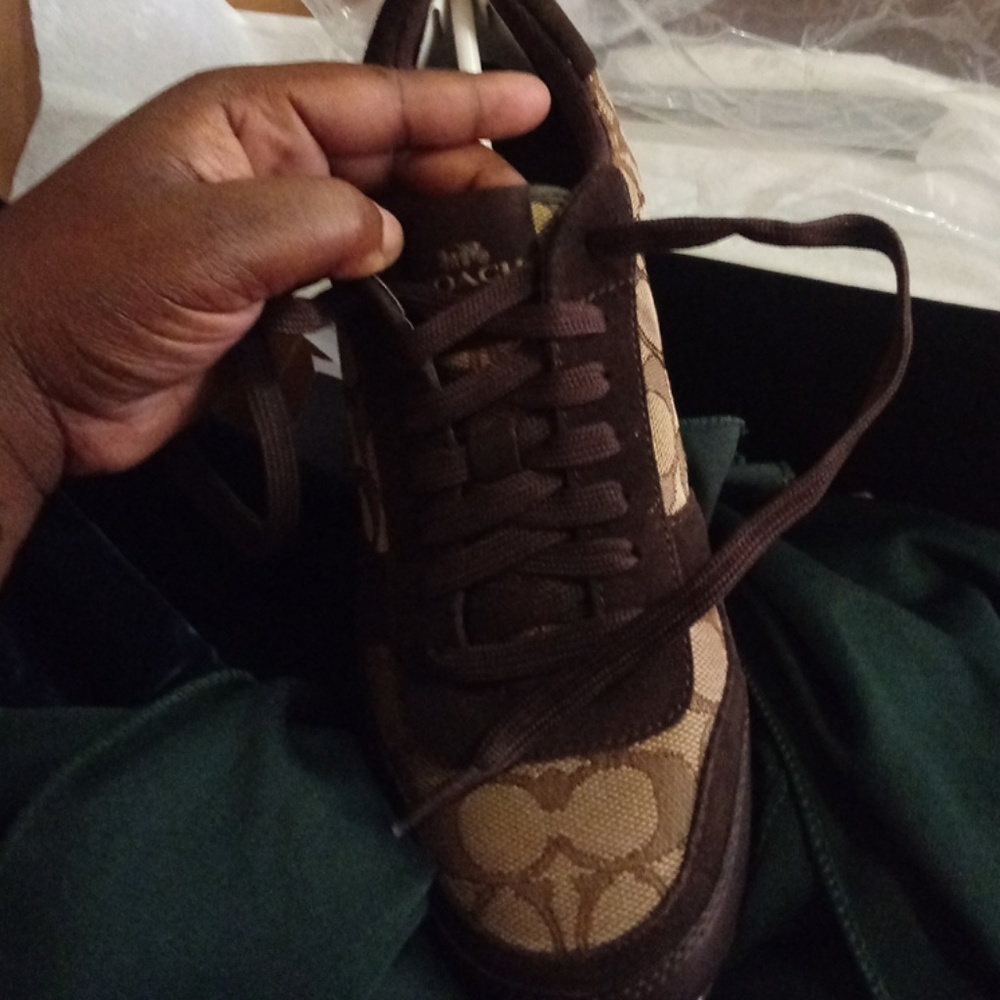 Never worn cant fit real